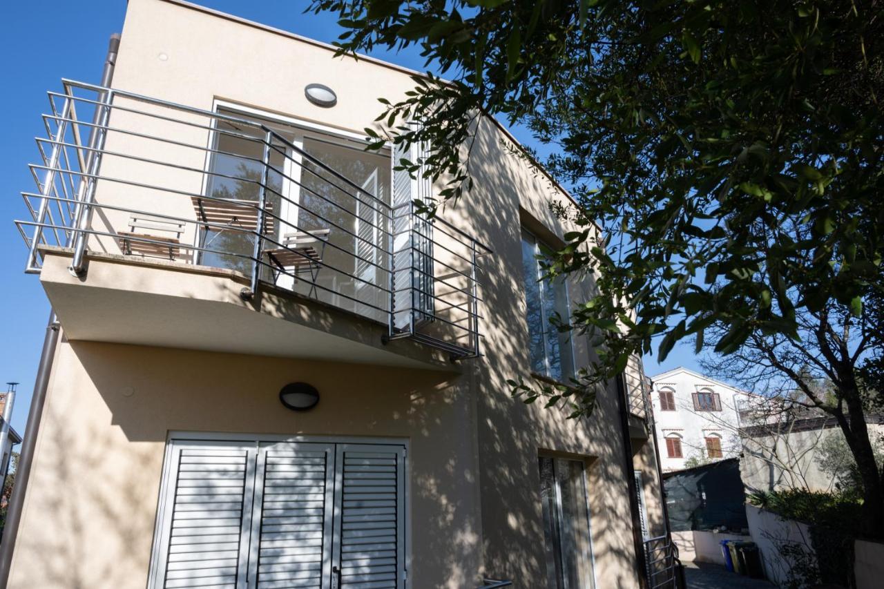 Apartment Davor Malinska Exterior photo
